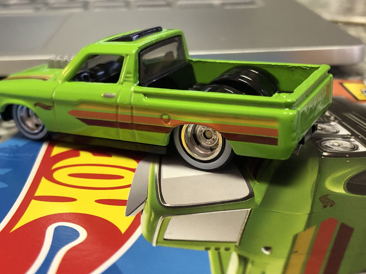porschegmbh's tweet photo. #ホットウィール  #HotWheels #chevyluv HWカスタム'72シェビーラヴ (いすゞファスター)ピッカップをリアルライダー化
プロストリートらしさ満載のキャストをリアルライダーでよりバランス良く見えます✨️ https://t.co/SuEVWHkUVr