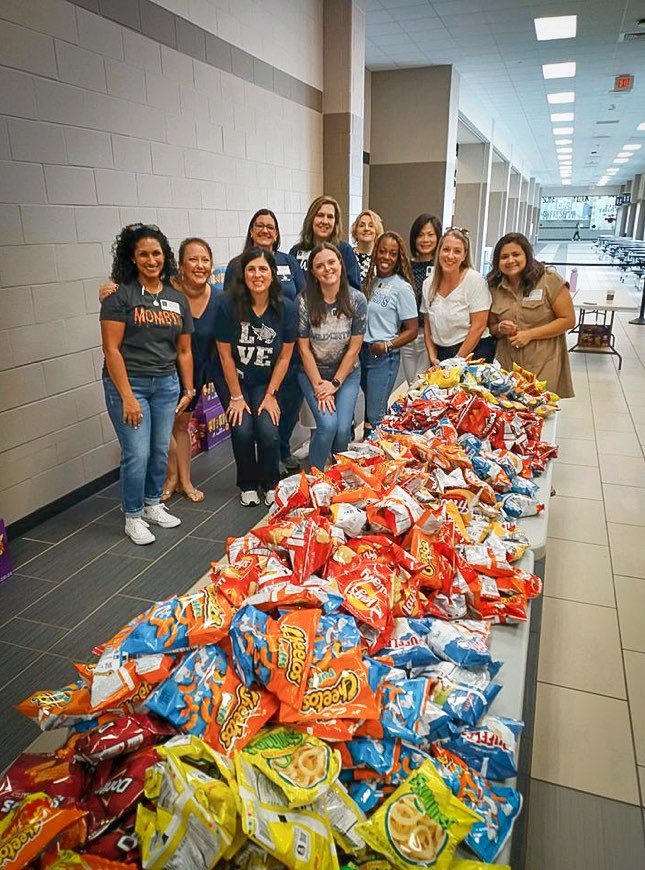 TMHSPTO's tweet photo. 1900 honor roll students fed today at the reward lunch! Thank you to all the volunteers, donors, Tomball CFA, and @TISDTMHS for all the help! https://t.co/kl9gtmzdgP