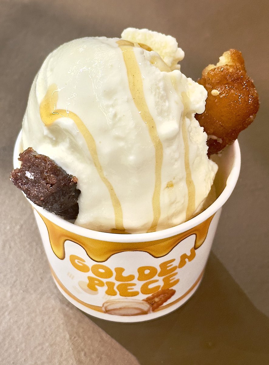 babbhbs's tweet image. 📍더현대 골든피스
약과 엄청 좋아하는데 마침 팝업하길래 갓다옴!! 아이스크림 진짜 달달하고 약과까지 잇어서 씹는 맛도 잇엇음!! 아는 맛인데도 당떨어질때 또먹고싶음 ... ㅜㅜ 약과도 삿는데 얼그레이맛 맛잇습니다!! 한번씩 들러보세여