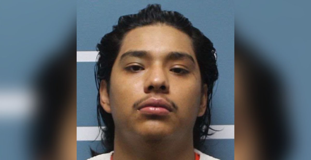 Detectives were called to take over the investigation, and they identified 21-year-old, Carlos Casteneda-Arellano and a 17-year-old as the suspects. trib.al/B6wgagu