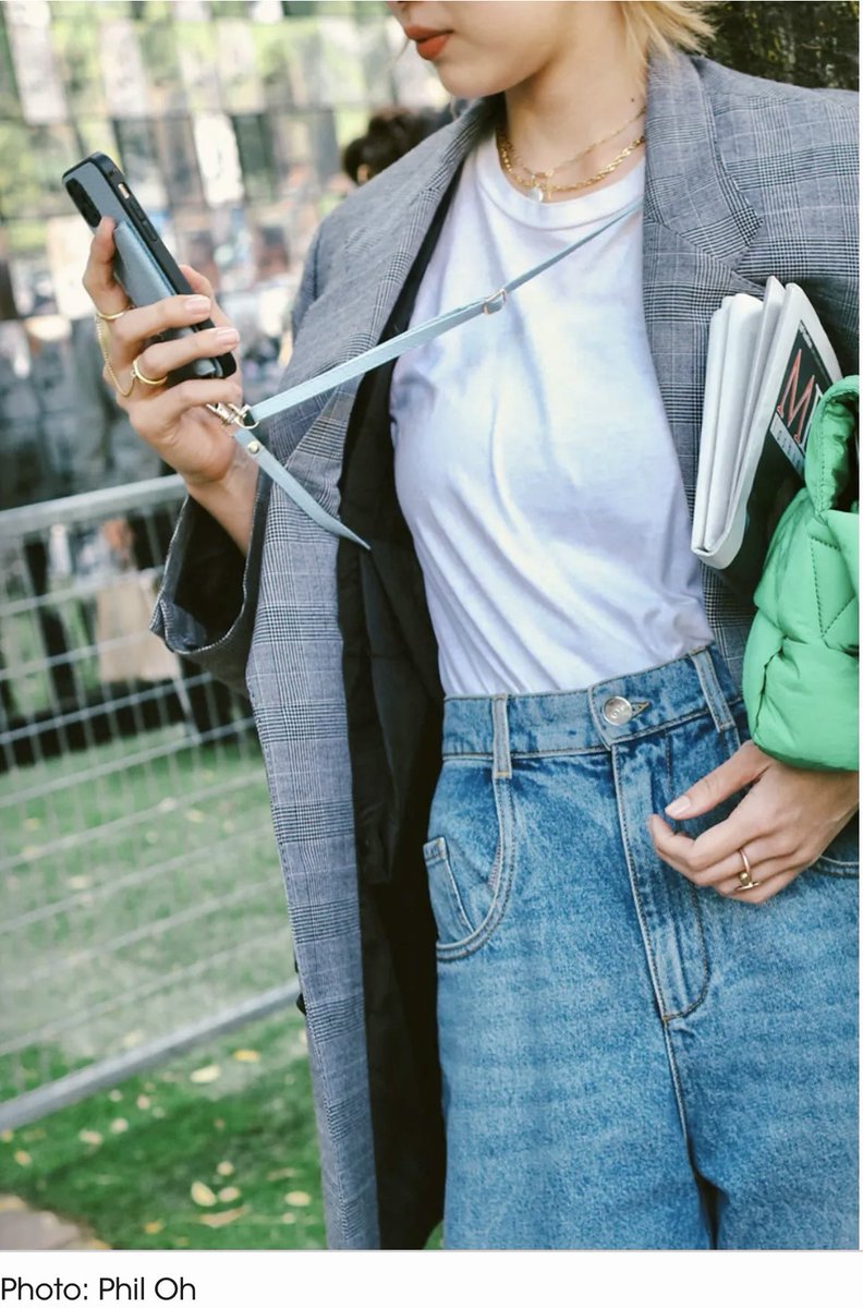 enilev's tweet photo. Google bets big on #AR #beauty
By @maghanmcd
#Beauty #Google #AR #ARTryon #digitalfashion #retail #ecommerce
๐https://t.co/enlkGVAfSh
Virtual #hair colour try-on, #augmented reality ads and other #AR #tech features are rolling out across the mobile web. Itโs a play to make beauty shopping more engaging while upping Googleโs competitive
edge.
@IanLJones98 @mvollmer1 @Khulood_Almani @anand_narang @Nicochan33 @BetaMoroney @GlenGilmore
@labordeolivier @NevilleGaunt @CurieuxExplorer @ipfconline1 @jblefevre60 @drsharwood @PawlowskiMario @vanivina9 @HaroldSinnott @FrRonconi @Fabriziobustama @lyakovet @bimedotcom @Analytics_699 @Hana_ElSayyed @efipm @debashis_dutta @joana_ut @MiriamAsensi
@JBarbosaPR @MaiaGabunia @EstelaMandela @theomitsa @Xbond49 @segundoatdell @RLDI_Lamy @jeancayeux @RagusoSergio
@SpirosMargaris @psb_dc @efipm @Hana_ElSayyed @dinisguarda @sallyeaves @sonu_monika @Eli_Krumova @baski_LA @ChuckDBrooks @fogle_shane @gvalan @AndrewinContact @AlbertoEMachado
#AR #TryOn #Google #FashionTech
#DX #Innovation #Beauty
#CES24
๐ธ #Voguebusiness