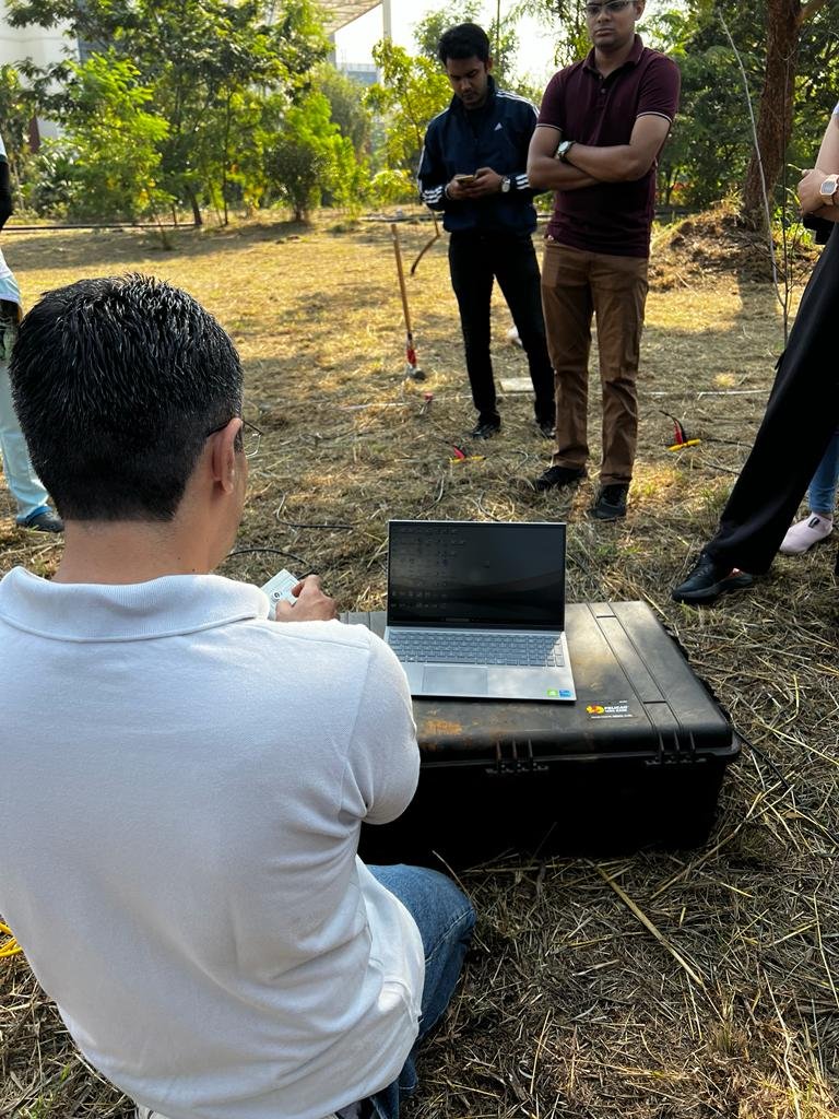 byshantanuw's tweet photo. Grateful for the great learning experience doing this hands-on training on seismic field survey under guidance of Dr Rahul Dehiya at @IISERPune

#seismicsurvey #geology https://t.co/yL8X3C8jyE