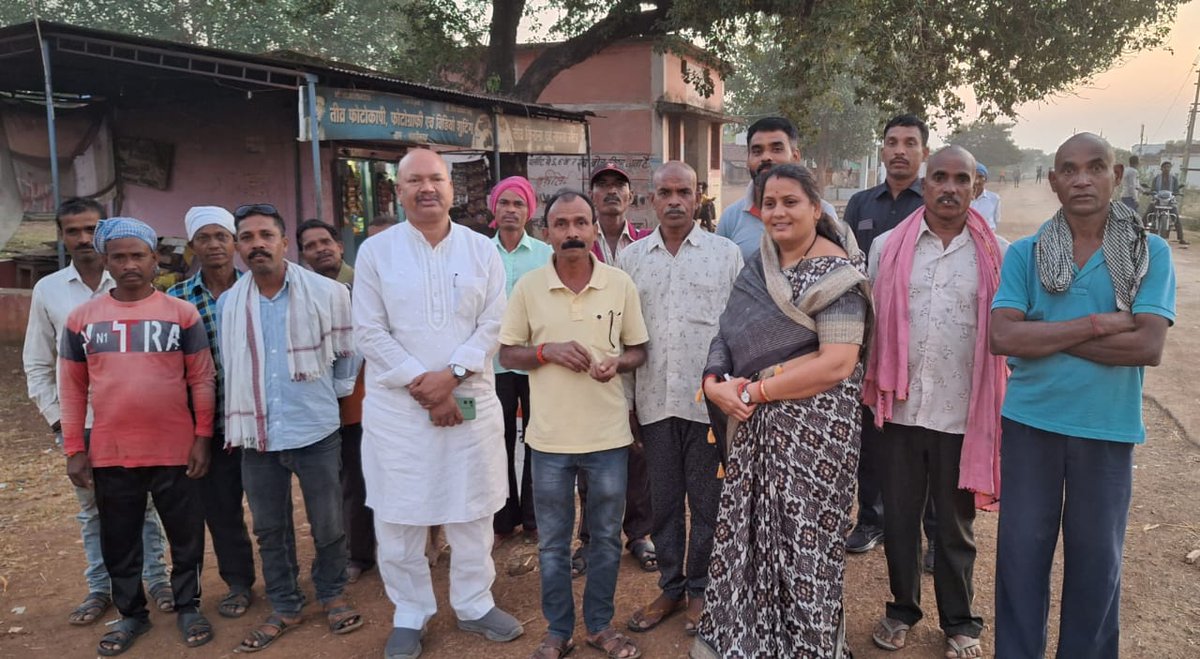 chhanni_sahu's tweet photo. कांग्रेस को विजयी बनाने निरंतर जनसंपर्क जारी है। शुक्रवार को चौकी में चुनाव कार्यालय का शुभारंभ किया गया साथ ही भंडारीभरदा में ग्रामीणों से मुलाकात कर उनसे कांग्रेस के पक्ष में मतदान करने की अपील की। https://t.co/Cu7nhn7oqh