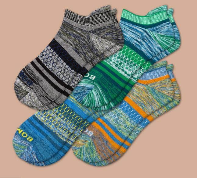 Throwaway909043's tweet photo. @BOMBAS Bring back fun socks! https://t.co/zWTrnDvbdi
