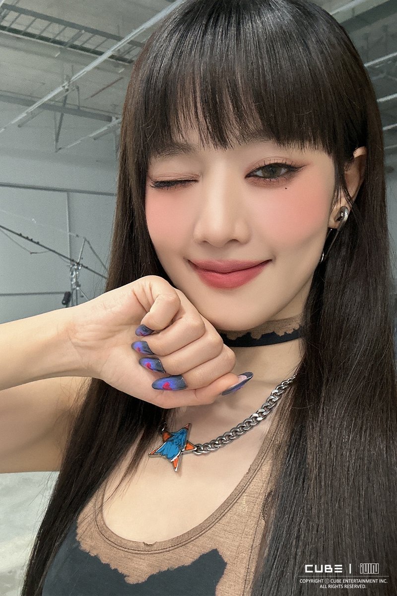 📷 HEAT (Special Selfie)

#มินนี่ #민니 #ミンニ #米妮 #MINNIE