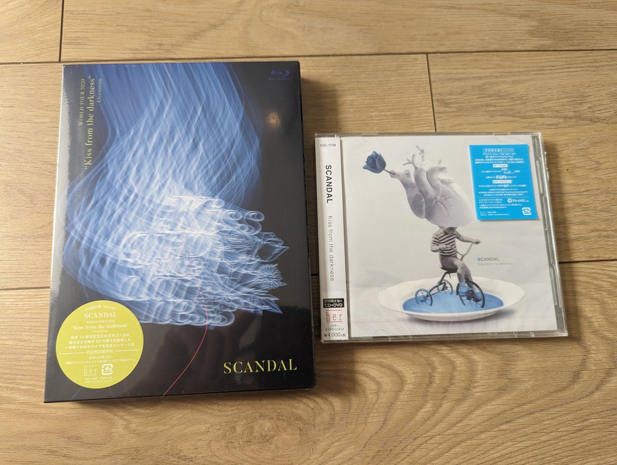 kamazou1's tweet photo. サブスクでいつも聴いていているけど
好きなアルバムを初購入!
ライブも買っちゃった( ・ิω・ิ)
#SCADAL
#Kiss from the darkness https://t.co/GndFBamYPK