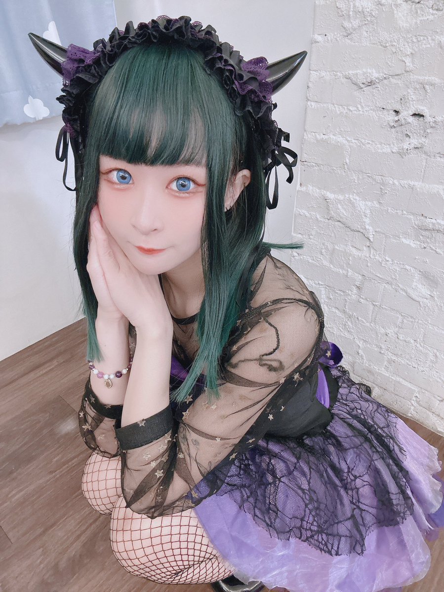 yuuunooola's tweet photo. 不給糖就搗蛋😈
是魔力很低的惡魔吧💜 https://t.co/DRiwaHecPV
