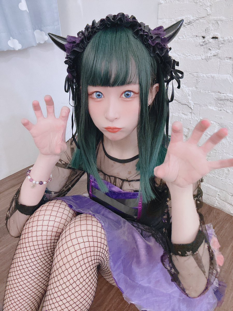 yuuunooola's tweet photo. 不給糖就搗蛋😈
是魔力很低的惡魔吧💜 https://t.co/DRiwaHecPV