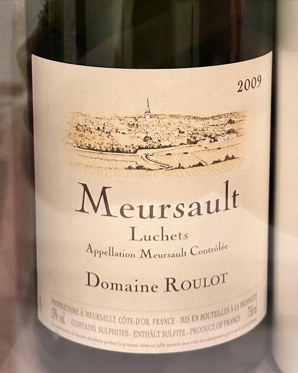 somiddoma's tweet photo. Savoring Milan’s Charm, One Glass at a Time. While wandering the streets, I stumbled upon a charming wine bar, much like the world-renowned Domaine Roulot. Milan’s streets are a treasure trove of delightful surprises. https://t.co/ZXMi9dD4HP