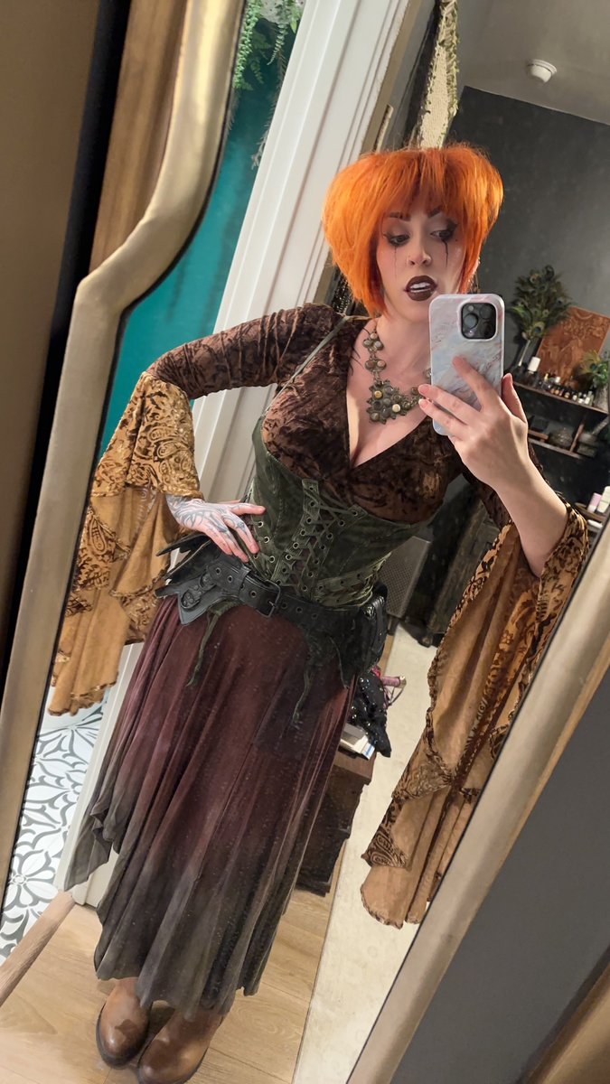 VividVivka 💜 tweet media