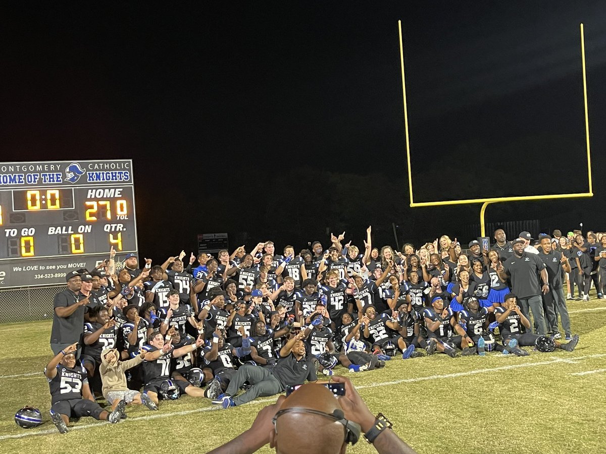 Region Champions 💪🏽
@MCPKnightsFB 
27-14

#BuiltByCatholic 
#BeTheStandard