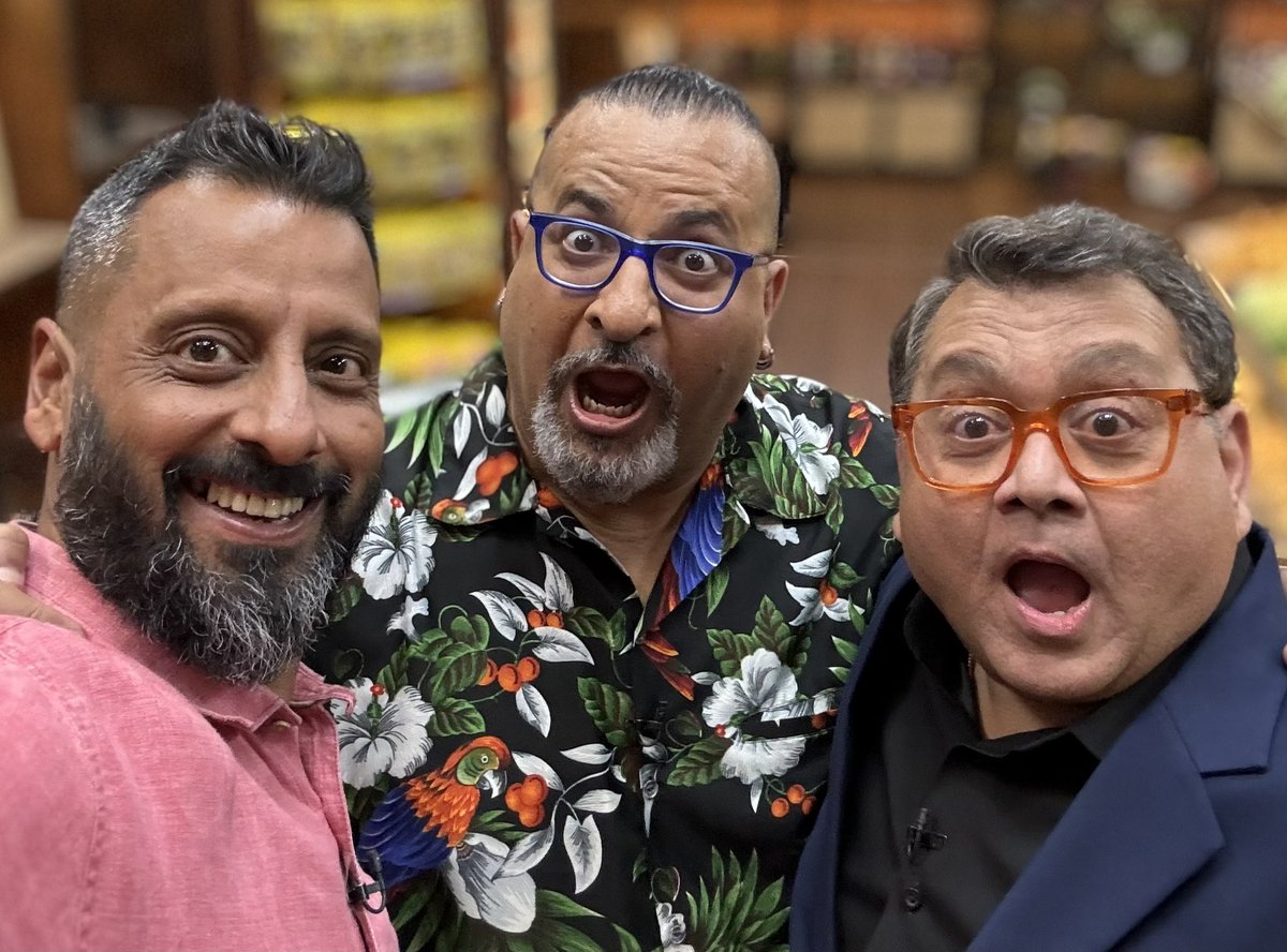 [COLLABORATION] An “amazing” moment captured when old friends meet … from “We’re back” to “We’re hungry” to “Khaane mein Kya hai” we cover it all … what a day we spent yesterday in Mumbai - a complete party was had … #shotoniphone15promax