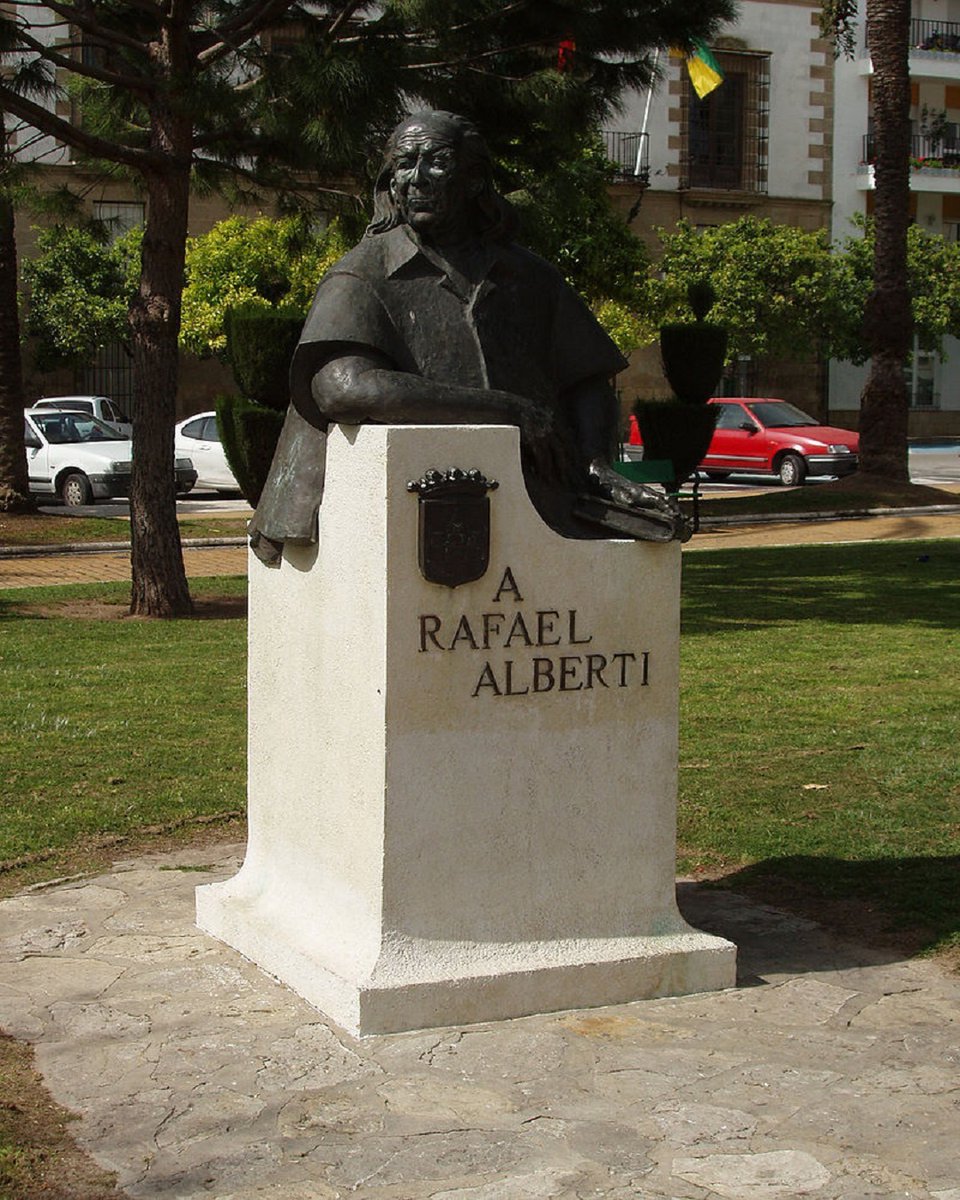 Monumento a Rafael Alberti ubicado en la provincia de Cádiz (España). Tal día como hoy de 1999 moría este poeta español, uno de los más importantes representantes de la Generación del 27

#rafaelalberti #generacióndel27 #poesiaespañola #historiadeespaña #historiae