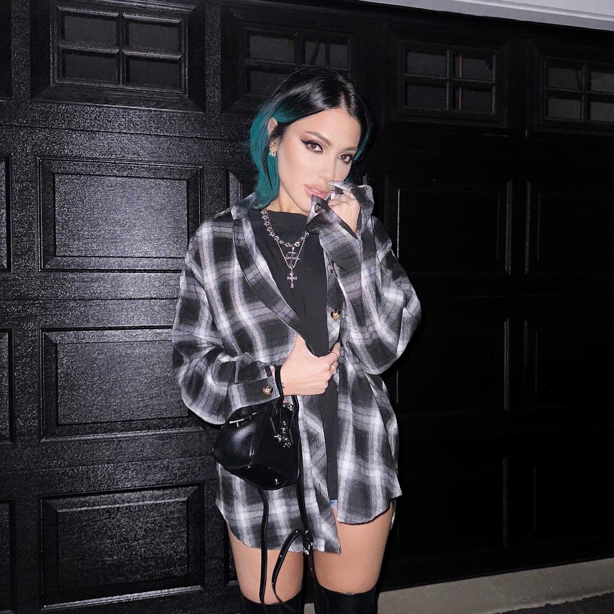 nikidemar's tweet photo. blue? 💎✖️ https://t.co/nOmjTqm3Ca