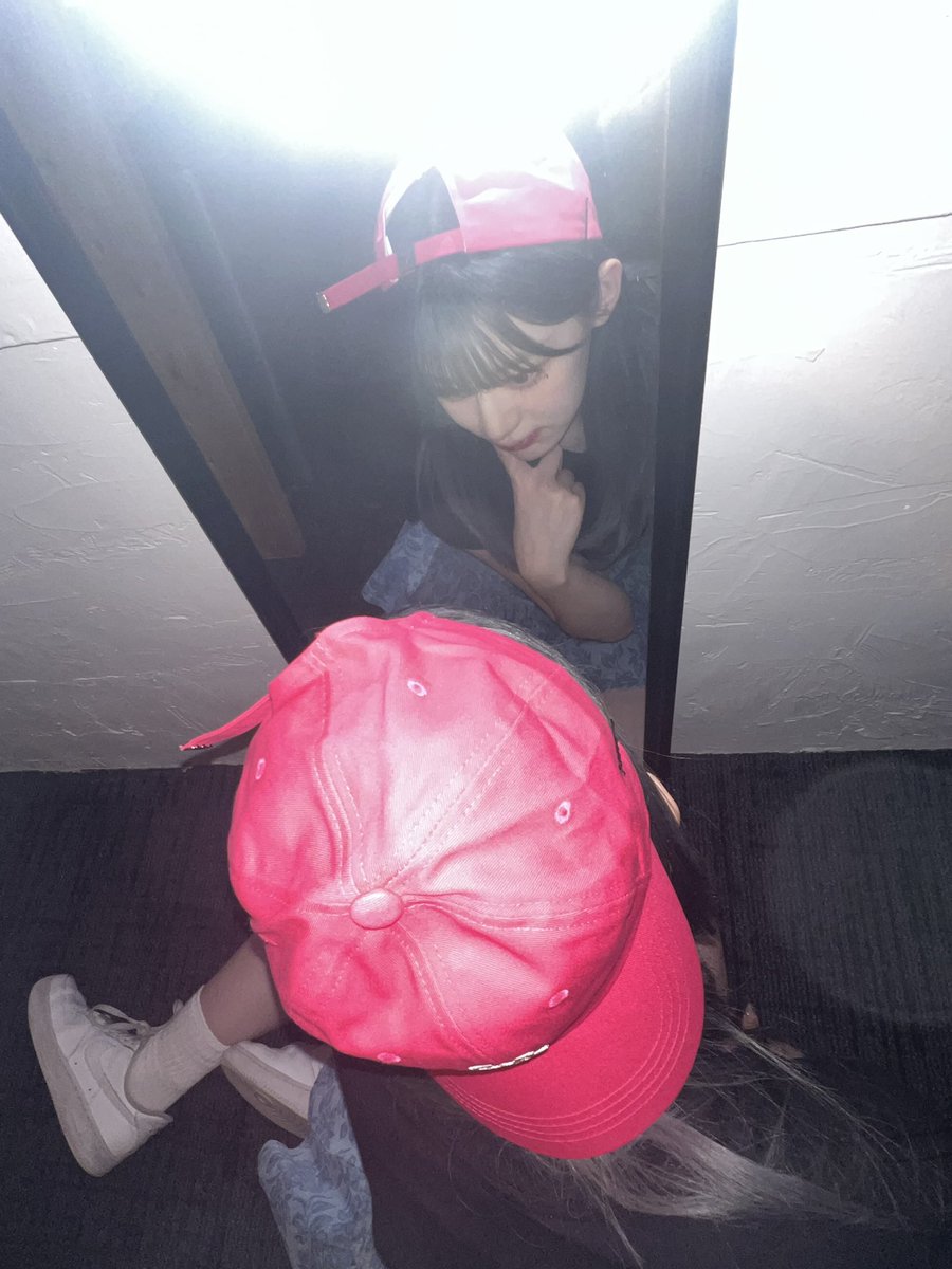 STAYC_talk's tweet photo. 🦊💬
   🧢
짠😜✌️

#STAYC #스테이씨 #Seeun #세은 https://t.co/bfkD6h8wEb