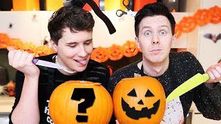 iswagforever's tweet photo. 14 halloweens together is actually insane https://t.co/R7bkUz9Rel