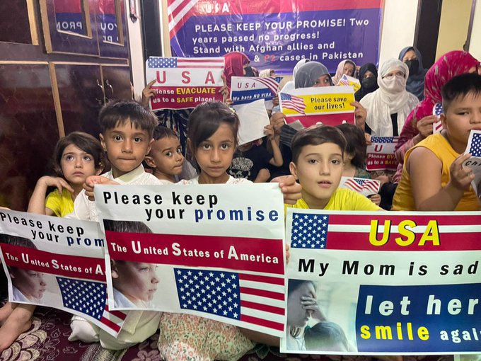 AfgPonetow's tweet photo. Afghans P1&amp;P2 applicants are in danger of deportation from Pakistan. The UK has started evacuating its allies from Pakistan. It's time for the USA to ensure the safe evacuation of P1&amp;P2 applicants from Pakistan. 
@StateDept @POTUS @UNmigration @WhiteHouse 
#EvacuateP1P2FromPK https://t.co/p3PfC4PHUg