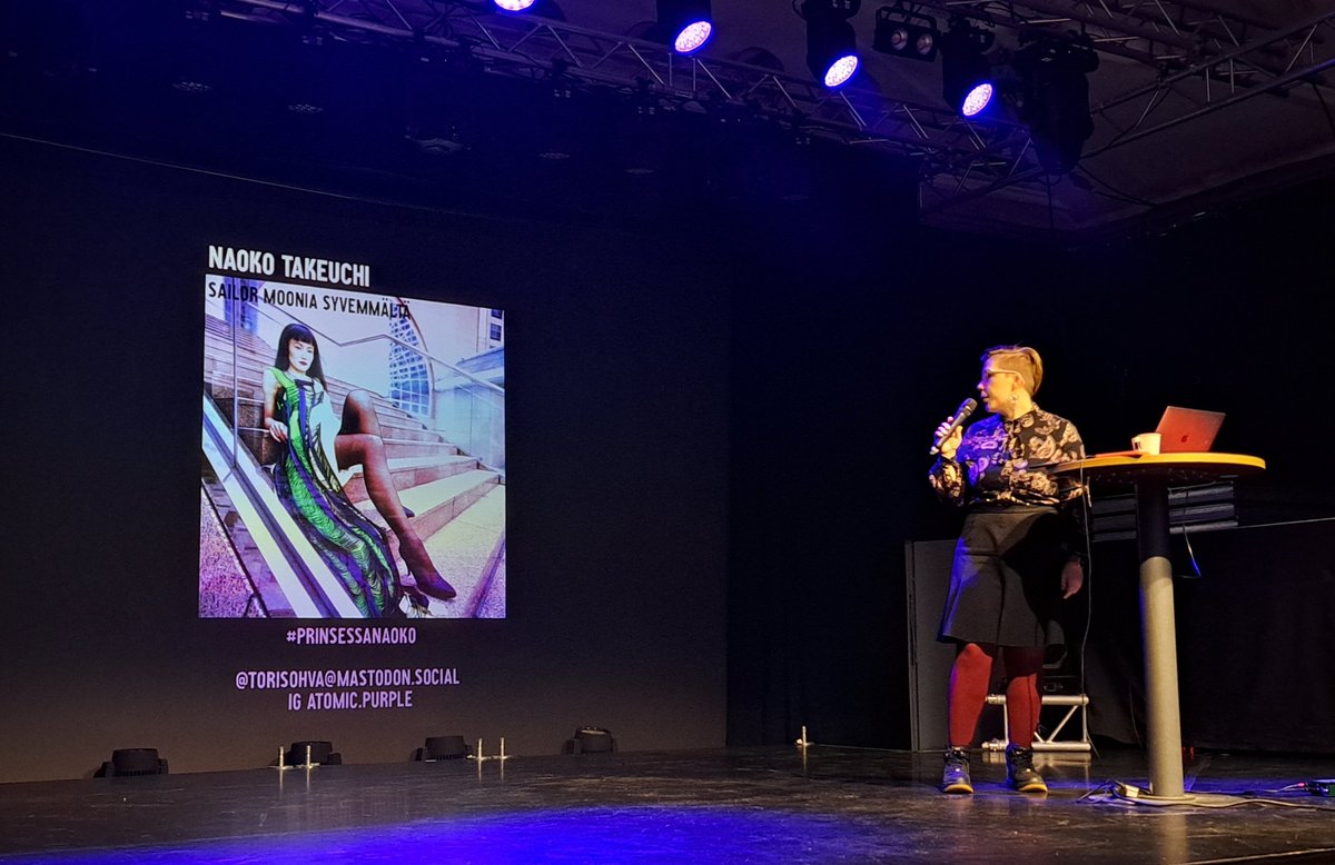 desukun's tweet photo. Seuraavana lavalla nähdään
Naoko Takeuchi Sailor Moonia syvemmältä
Nuppu "ToriSohva" Eskelinen
#prinsessanaoko #desutalks https://t.co/CtxkpxePj1