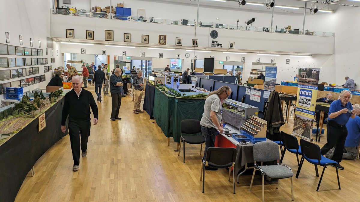 Setting up for our annual exhibition today! Come join us at St. Bart's School, Newbury. Doors open at 10am, last entry 3:30pm. See newburymrc.co.uk/exhibition for more details.