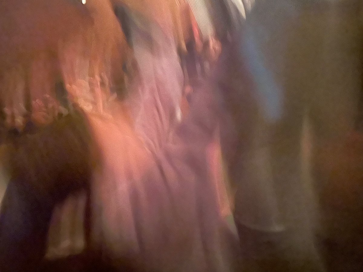 Upeat ja päivät takana! Onnea <a href="/JYUsport_health/">JYU Faculty of Sport and Health Sciences</a> 60 v! Ja kiitos <a href="/sariannasipila/">Sarianna Sipilä</a>, <a href="/JuhoLavonen/">Juho Lavonen</a> ja kumppanit + erityisesti <a href="/JYUBiolPA/">Biology of Physical Activity</a> alumneineen! Tässä kuva 💎:n upeasta Liikuntaillasta. Jälkikasvuni meni aivan pähkinöiksi liikekielestä ja musiikista, eikä pysynyt penkissään ❤️