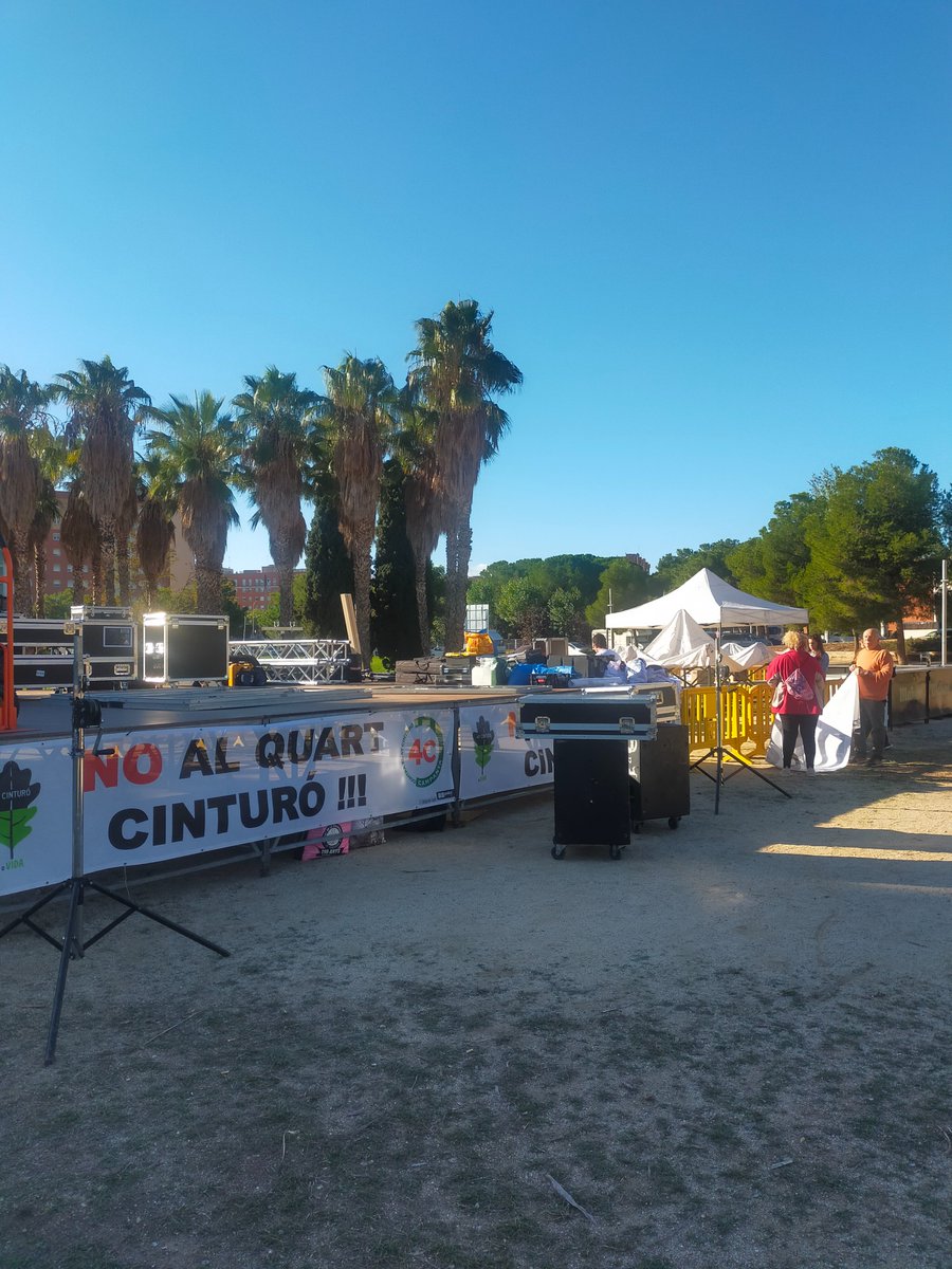 Tot a punt! ✊

A les 11h començem amb la primera xerrada a càrrec d' @enpeudepau !

Recordeu portar la vostra tenda🏕️