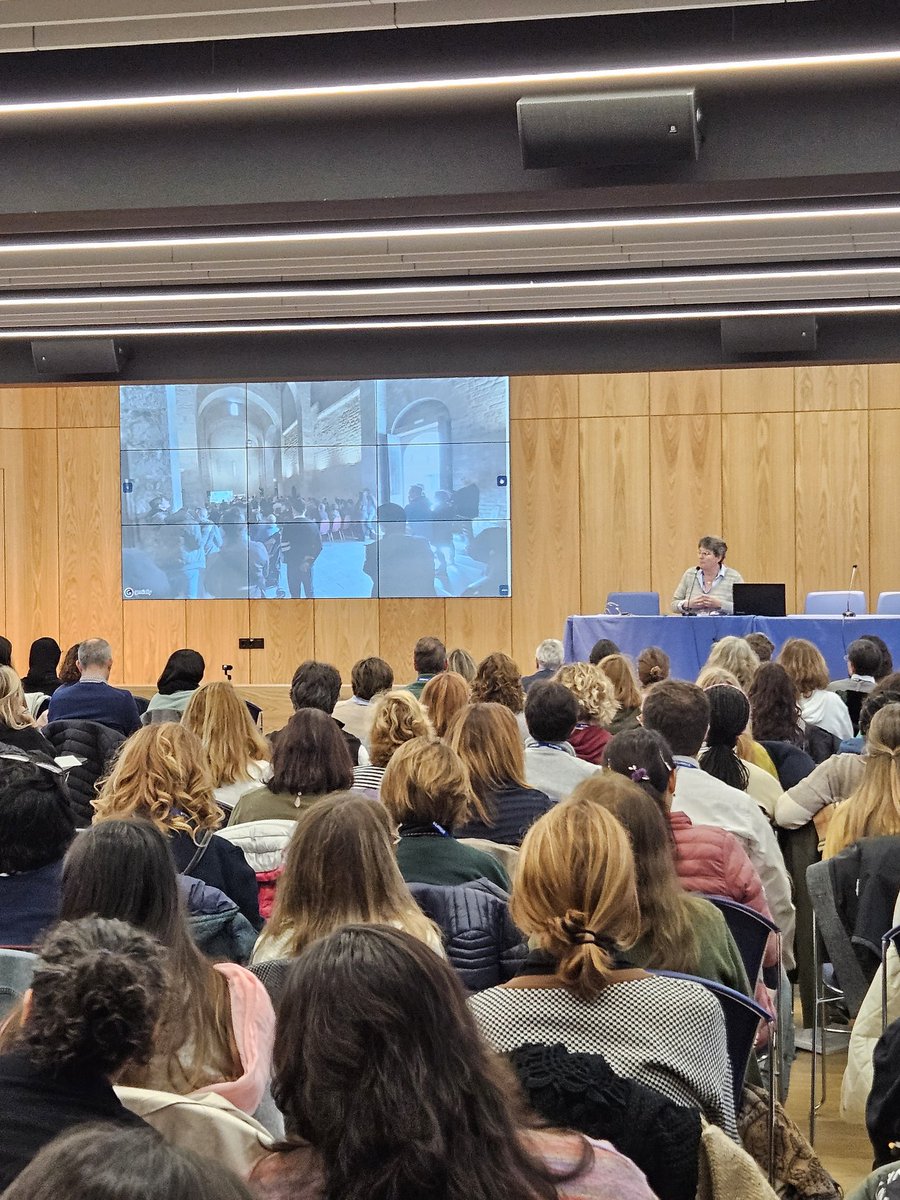 pedrolupi's tweet photo. A por la segunda propuesta!! Con el juego de mesa IERUSALEM ANNO DOMINE de @TowandaSusi Impresionante!! #innovareli23 https://t.co/fxfOLALBs1