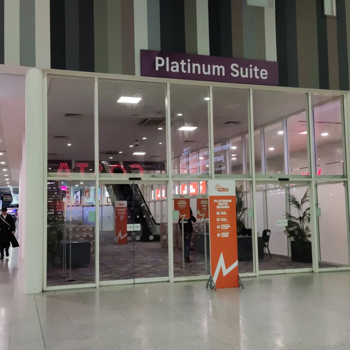 gamingthemind's tweet image. We're still at @MCMComicCon with the Reset Room! If you need to take a break for any reason, come by. It's quieter in here! We also have mental health information and lo-fi activities. It's run by today's awesome crew right here! 🧠🎮

Find us upstairs in the Platinum Suite!