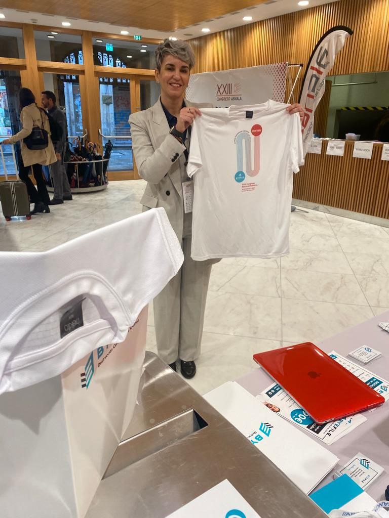 ¿Quieres la camiseta oficial del #XXIIICongresoASNALA? ¡Pásate por nuestro stand a la entrada del auditorio 🙂!

<a href="/ASNALA_/">ASNALA</a>

#DestrucciónDocumentos #DestrucciónCertificada