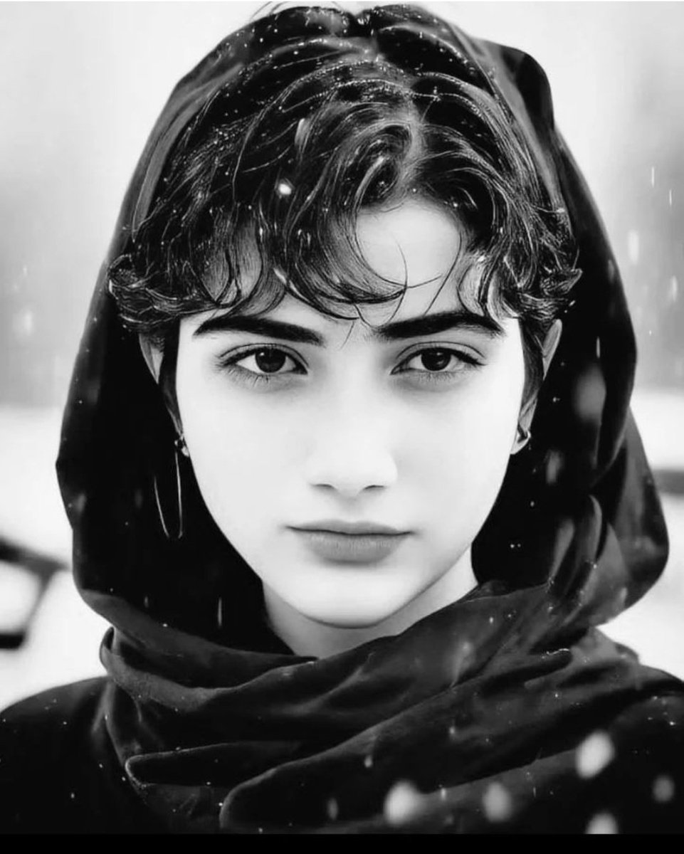 infintymind's tweet photo. آرمیتا روزها بود که بین ما نبود.
خبرشو امروز منتشر کردن تا خوشحالی ما از درهم کوبیده شدن جبهه جمهوری اسلامی توسط اسرائیل رو از بین ببرن. 
#آرمیتا_گراوند https://t.co/ac1xxtuklF