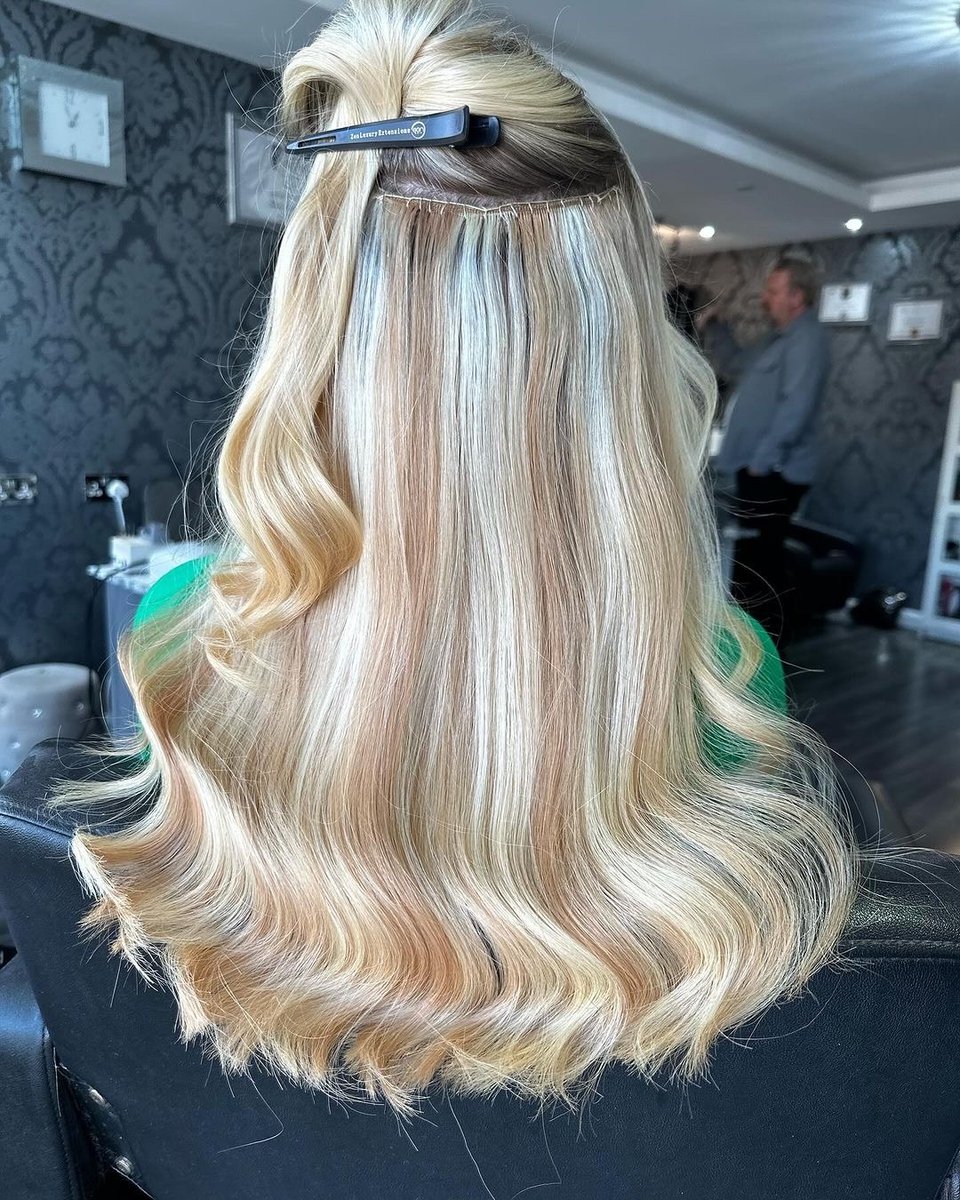 zenluxuryhair's tweet image. Application is 🔑
Learn how or boost your skills now with our training course! 

Training with @simonstainton65 at @platinumrosehairandbeauty ✨

#hairextensionspecialist #hairextensionsalon #haireducator #canveyisland #essex