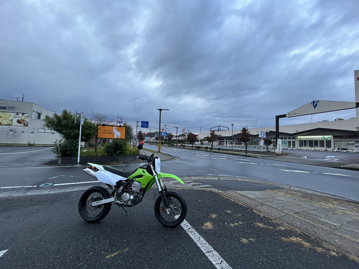keidr0's tweet photo. 朝ゲリラしてたけど奥多摩超えてみとみに着きました！快晴です👍 https://t.co/mfpeOrHCH1
