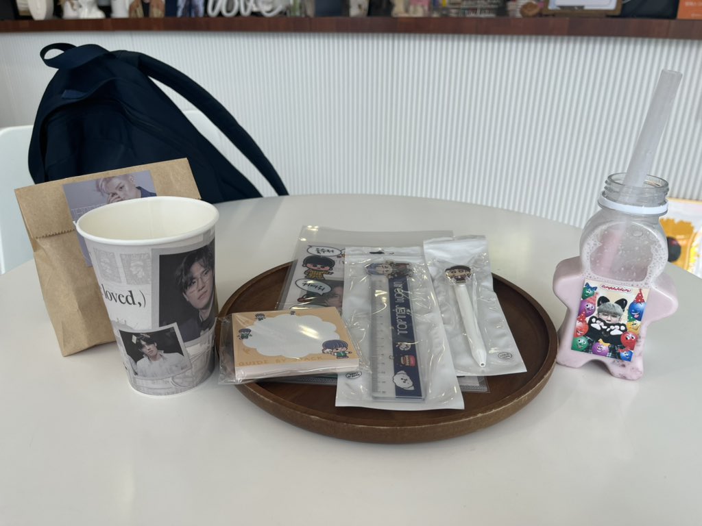 hinew__7's tweet photo. 📍부산 라잇미업

언제나 친절하신 사장님과 올해도 무척 이쁜 카페내부..❤️ 마카롱 짱 맛있고 음료도 짱맛있음!! 특전도 이쁨❤️

#우리가_사랑한_소년_박우진
#Theboy_we’ved_loved_Woojin
#박우진 #PAKWOOJIN #AB6IX #에이비식스  #19991102 https://t.co/pDX4DCdLCU