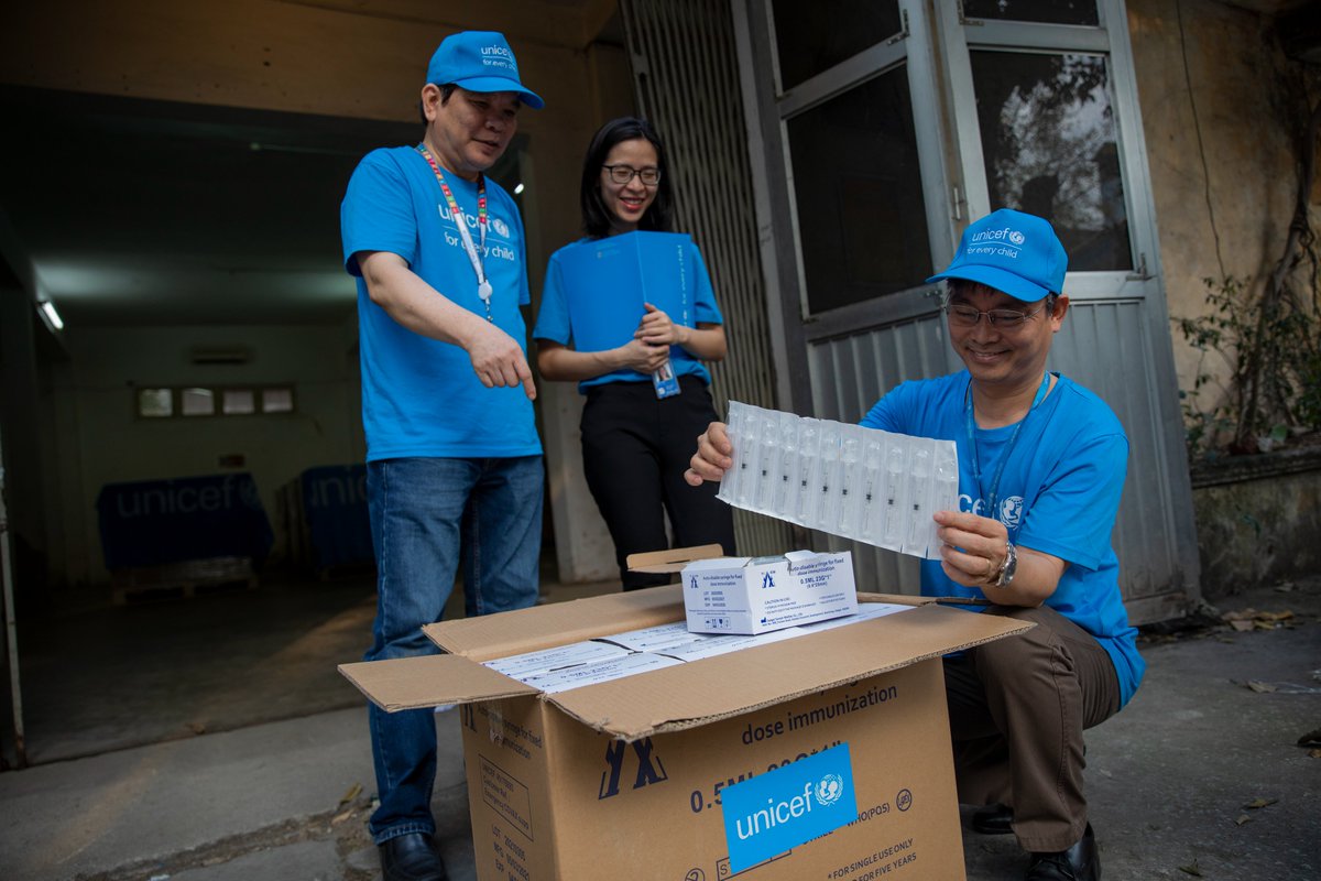 👏 Congratulation to Viet Nam! 🌟 With UNICEF & partners, 85M+ vaccine doses, 112M+ syringes, and vital supplies reached Vietnam. Deep gratitude to our steadfast partners and Viet Nam for the relentless COVID-19 fight! 💪🩹 #UNICEF #COVID19Response 🌍💙 🙌