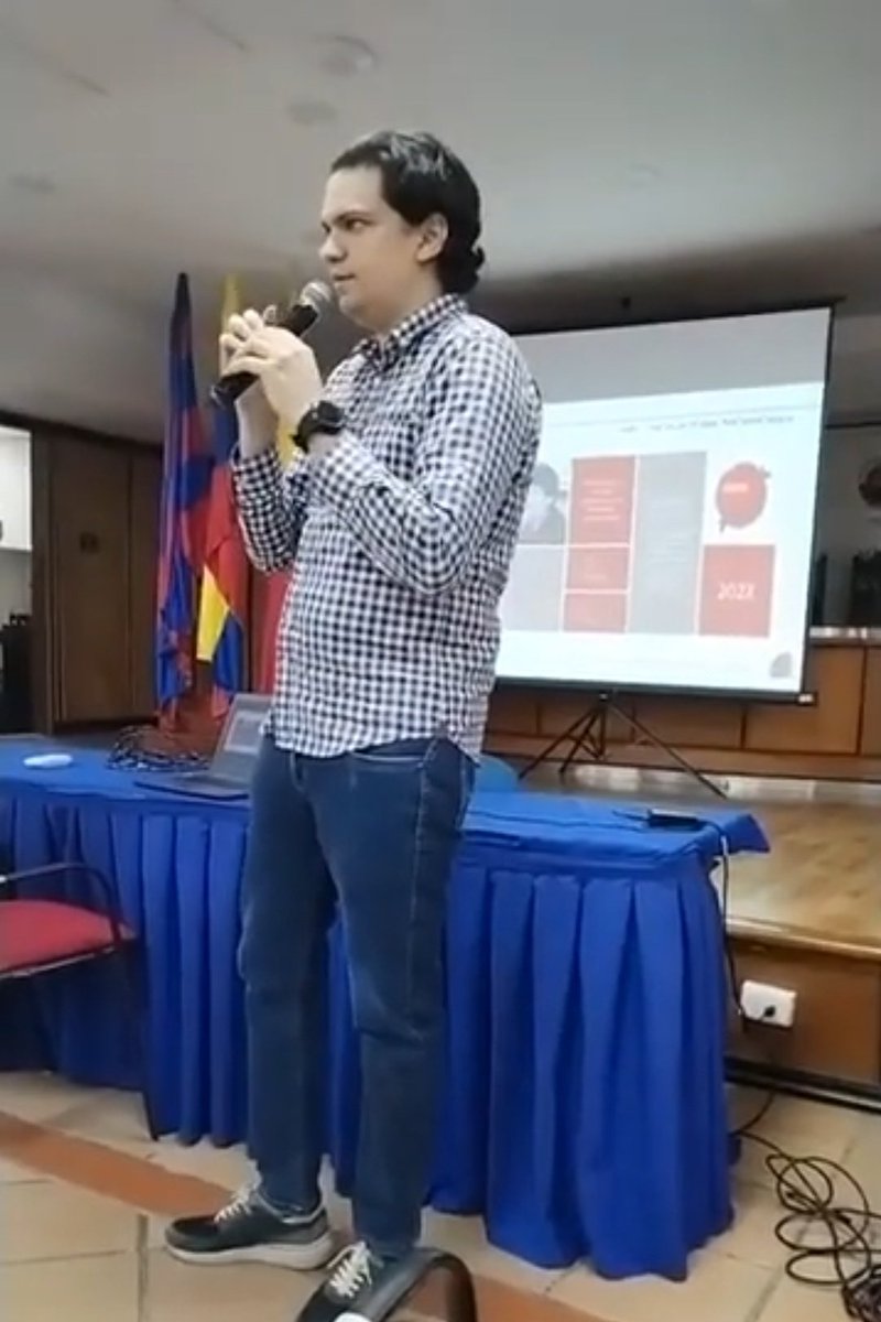 rpaweb's tweet photo. Doing what I love. Sharing experiences, talking about code (especially Ruby) &amp; creating community.

@RubySantaMarta is now a reality! Thanks @samuelprieto x the invitation to this event at @Unimagdalena.

#ruby/#rails #rubyonrails #devcommunity #rubysantamarta #santamartaonrails https://t.co/LANHjhX3sr
