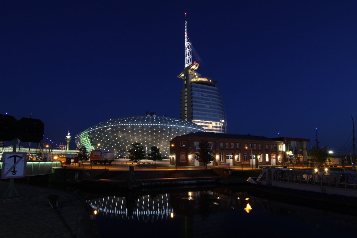 Schauriges und Spannendes erfahrt Ihr bei der Führung "Seemannsgarn, Legenden und Meer", die nach Einbruch der Dunkelheit 🌘 startet.
➡️ Tickets und Infos unter: bremerhaven.de/seemannsgarn.

Foto: Helmut Gross