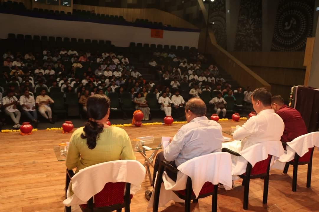 #ABVPGujarat ની કેમ્પસ અધ્યક્ષ, મંત્રી અને નગર મંત્રી બેઠક કર્ણાવતી ખાતે રાષ્ટ્રીય સંગઠન મંત્રી શ્રી આશિષજી ચોહાણ, ઉત્તર પશ્ચિમ ક્ષેત્રના ક્ષેત્રીય સંગઠન મંત્રી શ્રી અશ્વનીજી શર્મા ની વિશેષ ઉપસ્થિતમાં કર્ણાવતી ખાતે સંપન્ન થઈ.