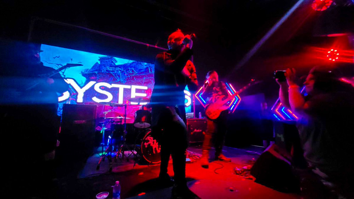 Thank you Cupertino 🖤🤘🏻🤘🏻