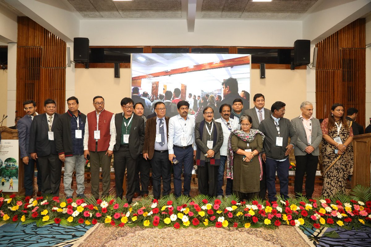 ஜம்மு காஷ்மீர் தலைநகர் ஶ்ரீநகரில் நடைபெற்ற National Workshop on streets and Public Spaces கருத்தரங்கின் இரண்டாம் நாளில் இந்தியா முழுவதிலும் இருந்து வந்திருந்த அதிகாரிகள், மாநகராட்சி பிரதிநிதிகளுடன் கலந்து ஆலோசிக்கப்பட்டு கருத்துக்கள் பரிமாறப்பட்டது,