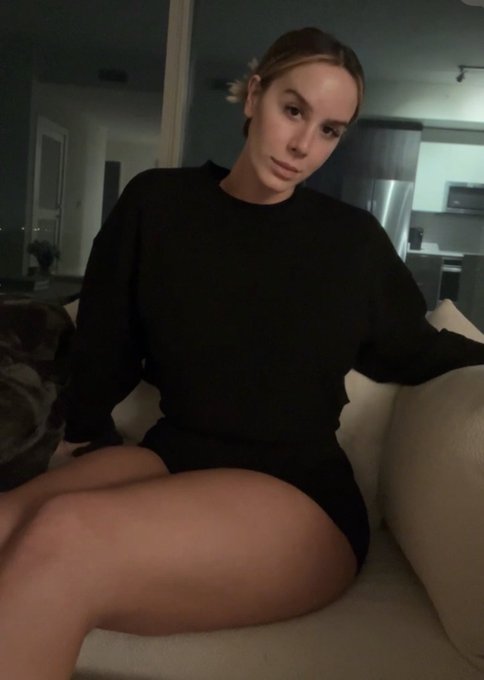 Can I be your petite princess? 🥹 https://t.co/0BqTaSDQmV