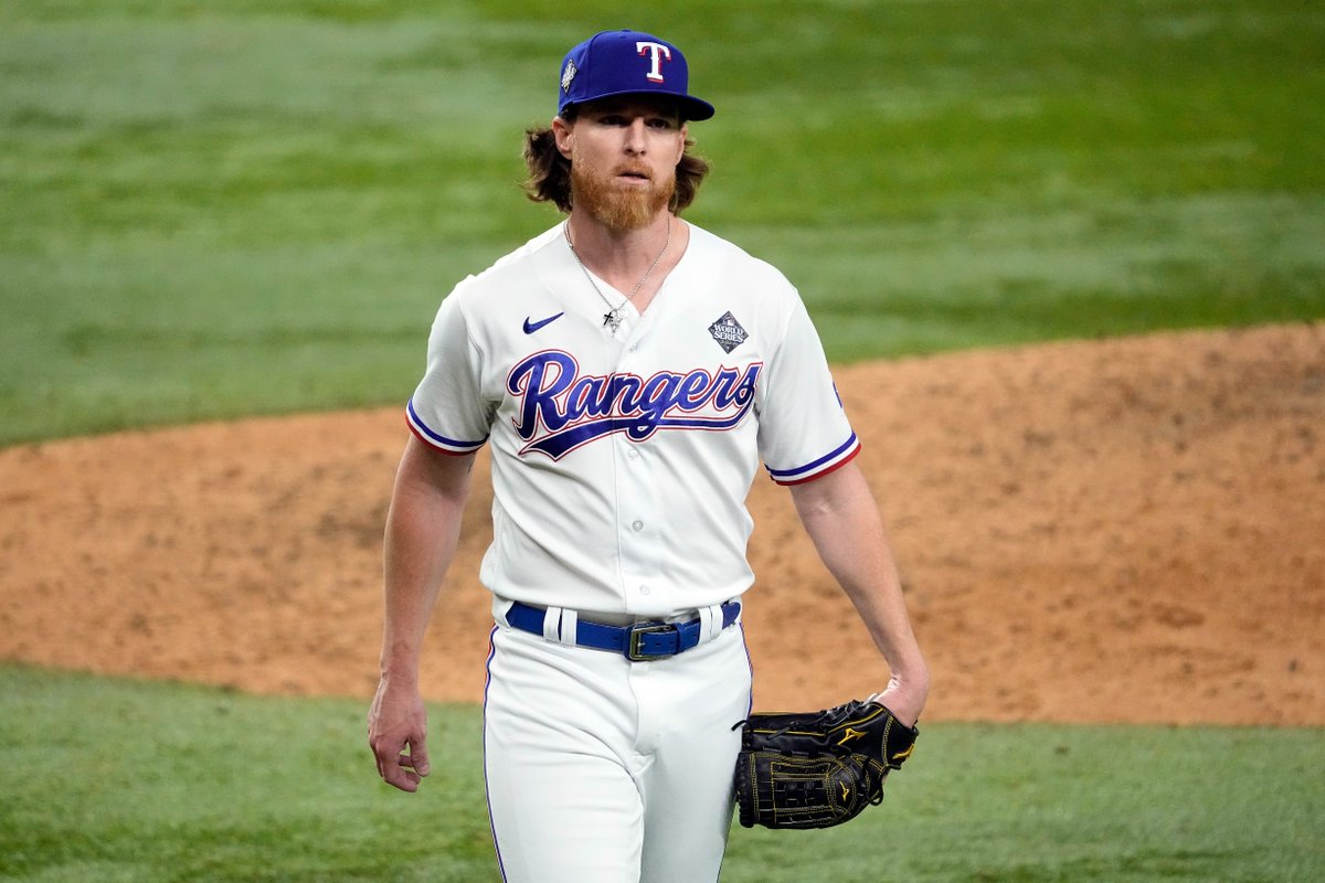 MLBNetwork's tweet photo. Rangers bullpen tonight:

6.1 IP
2 H
0 R
0 BB
6 K

🔒🔒🔒 https://t.co/dQgjCqtxWE