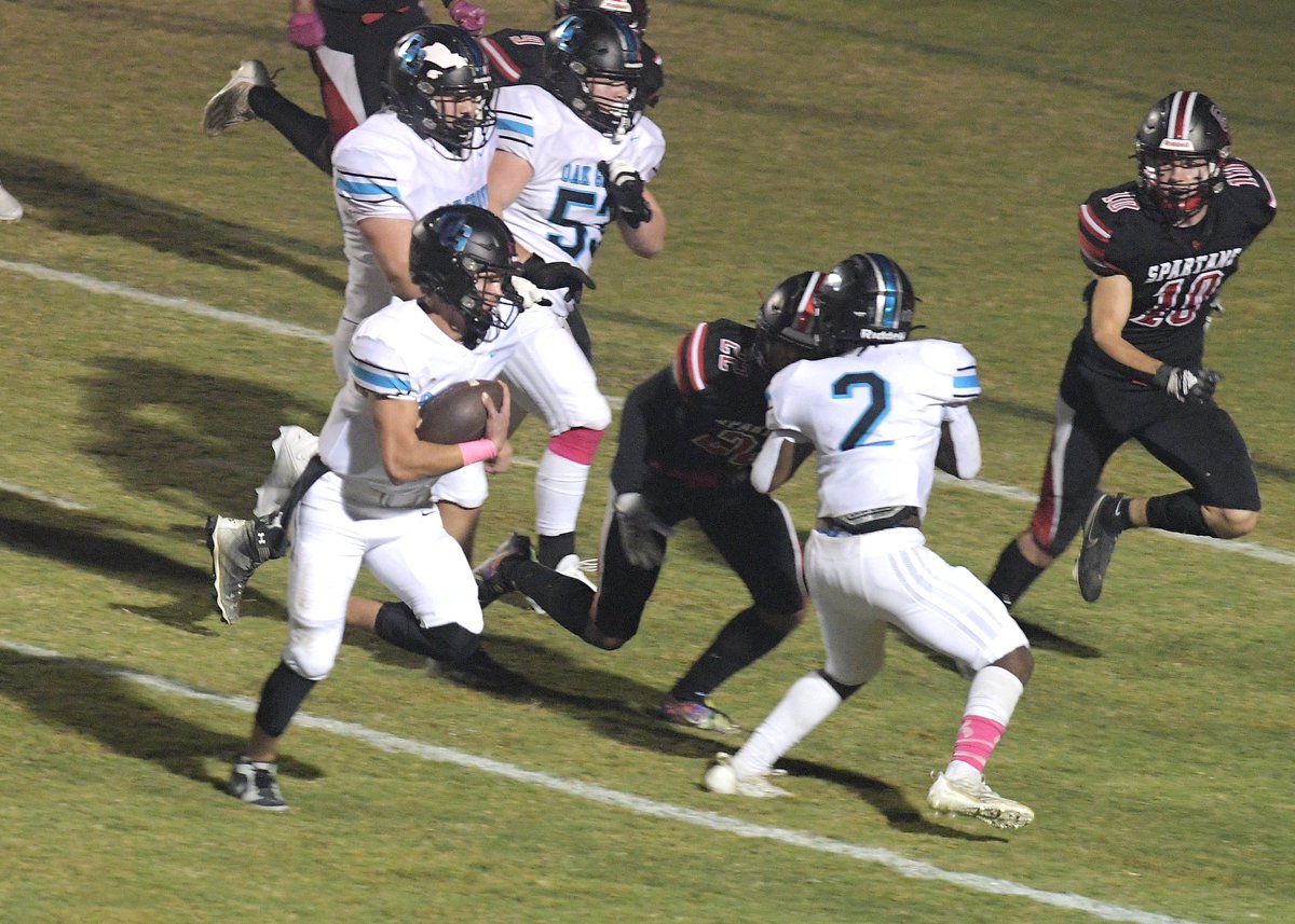 HPEmichael's tweet photo. Oak Grove beats Central Davidson, clinches MPC title | HPE https://t.co/XHl9vuOmBZ https://t.co/vBZpJhYYzc
