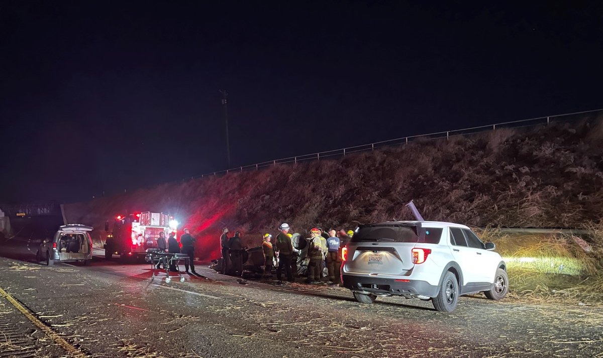 #BREAKING Two females are dead following a traffic collision after allegedly driving at a high rate of speed on Friday night, the California Highway Patrol said. trib.al/3yjA1ev