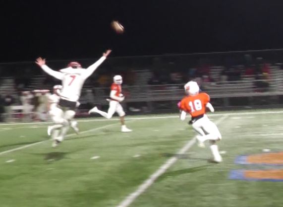 WARRIORS KEEP ON WINNING!

Trailing early then exploding for 28 unanswered points, #5 <a href="/SCwarriorsfball/">Warrior Football</a> extended its win streak to 9 games with the 28-21 win on Algona to move them into the Class 3A quarterfinals!

WATCH HERE🏈⏬
siouxlandproud.com/sports/local-s…