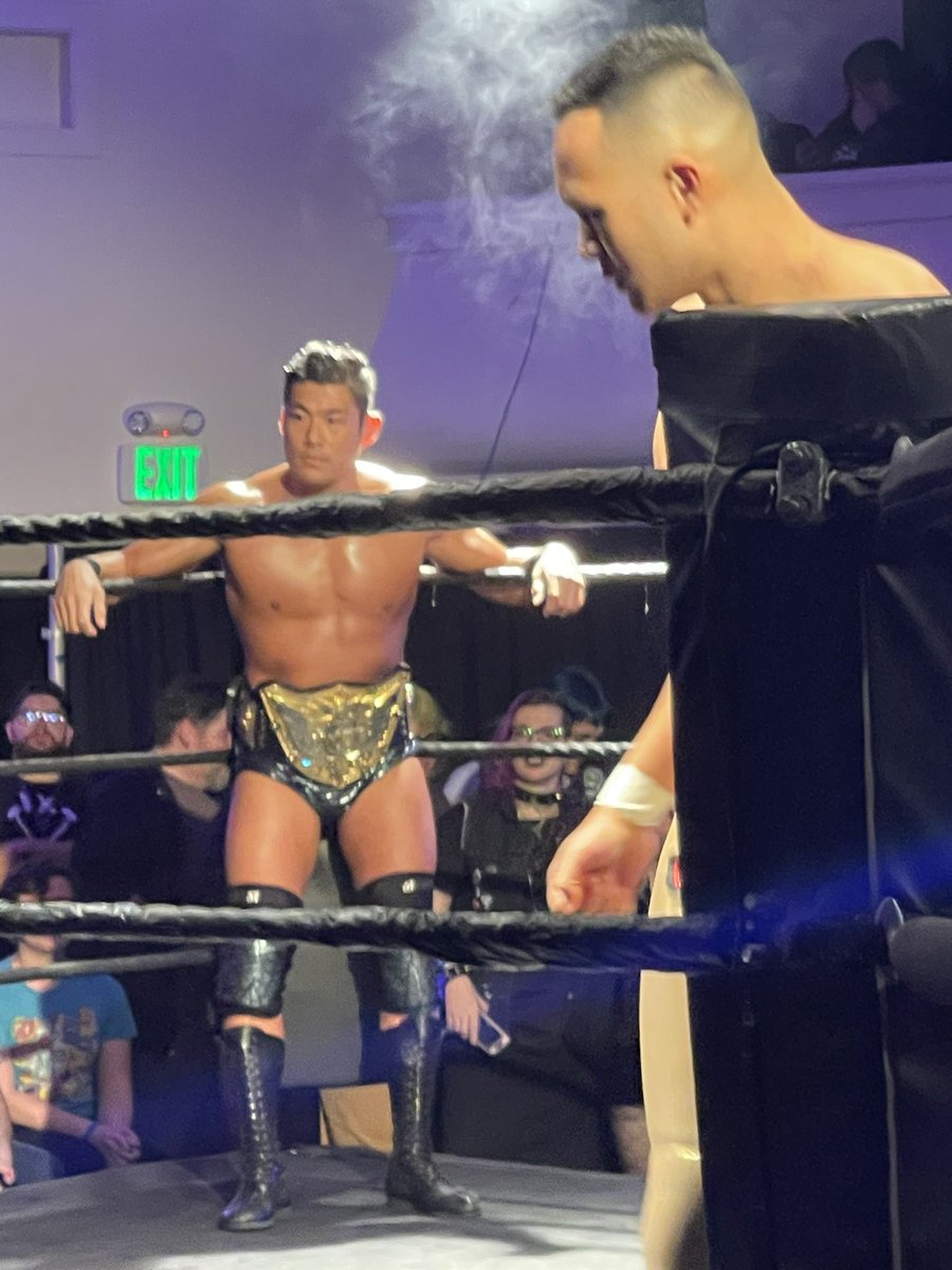 heavyjustin58's tweet photo. The @njpwglobal IWGP heavyweight champion in the house! @seiyasanada @ClassicChhun @defyNW #defygenesis https://t.co/k41ySpzeH9