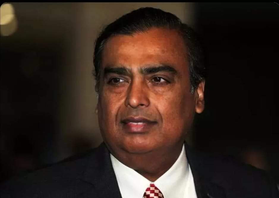 todaysvoice24nz's tweet photo. #MukeshAmbani Receives #Deaththreat on an #email
The sender #threatened to #shoot him, if he failed to pay 20 crore
Case has been registered under IPC section 387 and 506(2) in #GamdeviPoliceStation of #Mumbai
#Reliance #RelianceIndustries #ambani #jio #RelianceFoundation https://t.co/4kCxqfkmkh