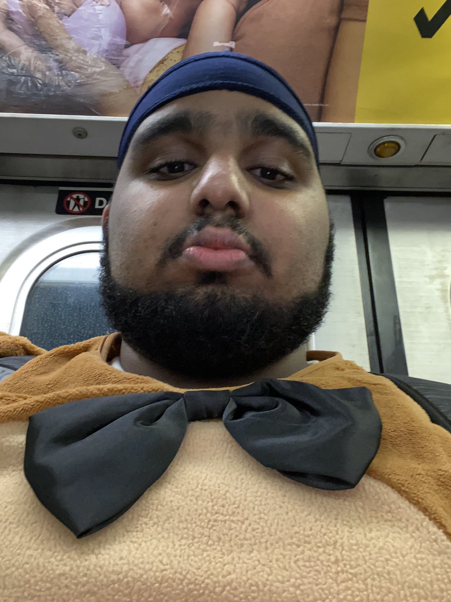 therealxHood's tweet photo. @Ax3ll3nt As a professional I approve this message https://t.co/seUtrKxJaY