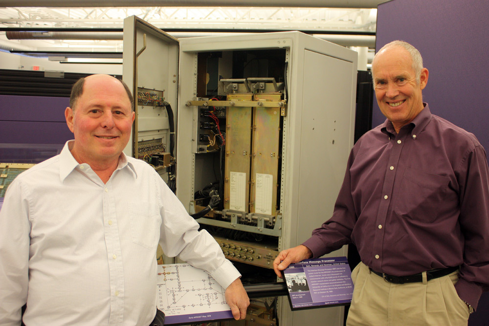Interestin_Fax's tweet image. 29 Oct 1969 Bill Duvall &amp;amp; Charley Kline got a couple of computers to communicate over the ARPANET with Bill sending the 1st 2 characters &quot;lo&quot;. We&apos;ve worked our way up to 140 now. #InterestingFacts #arpanet #internet