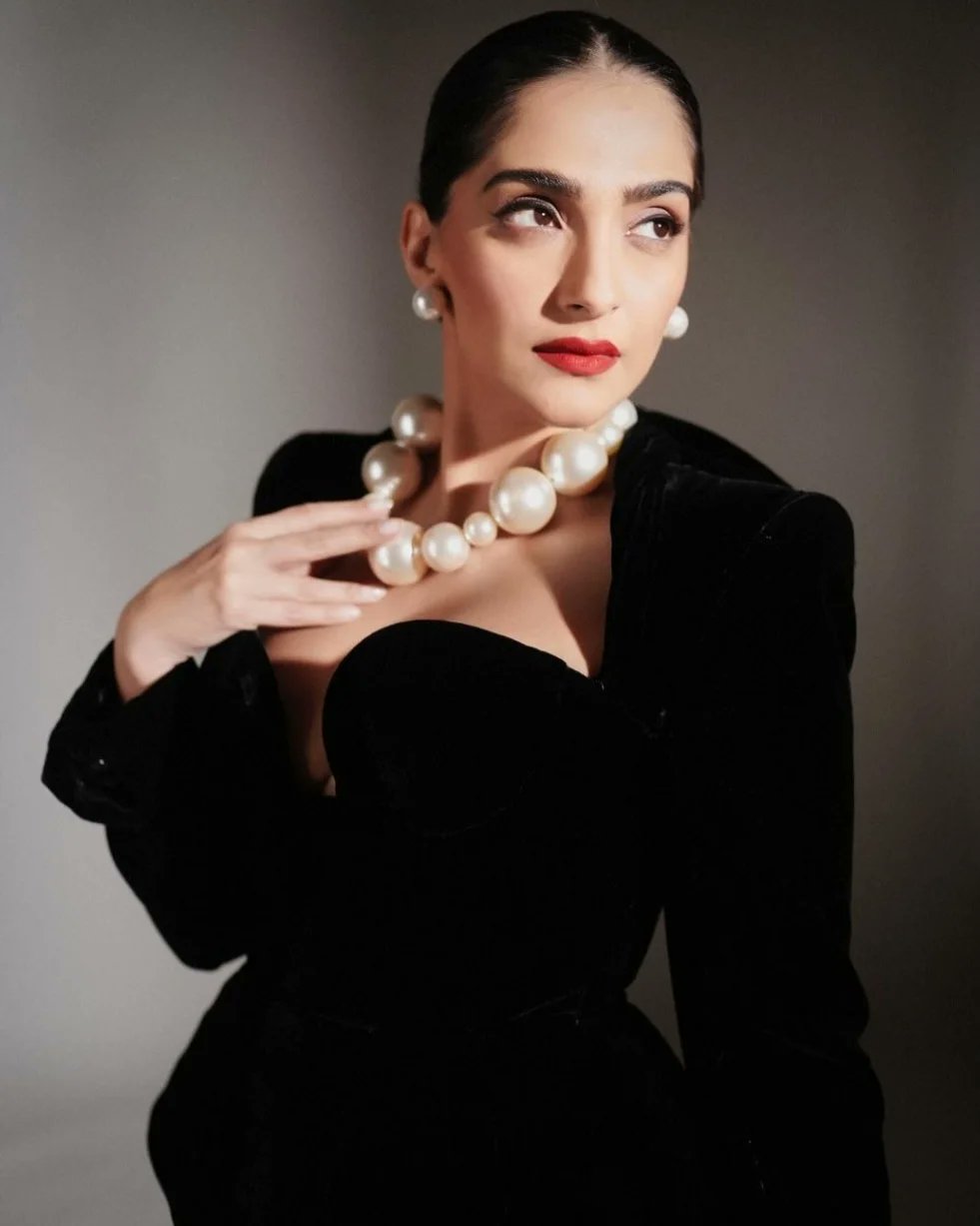 F9gUtOSaQAAlk4U?format=jpg&name=large