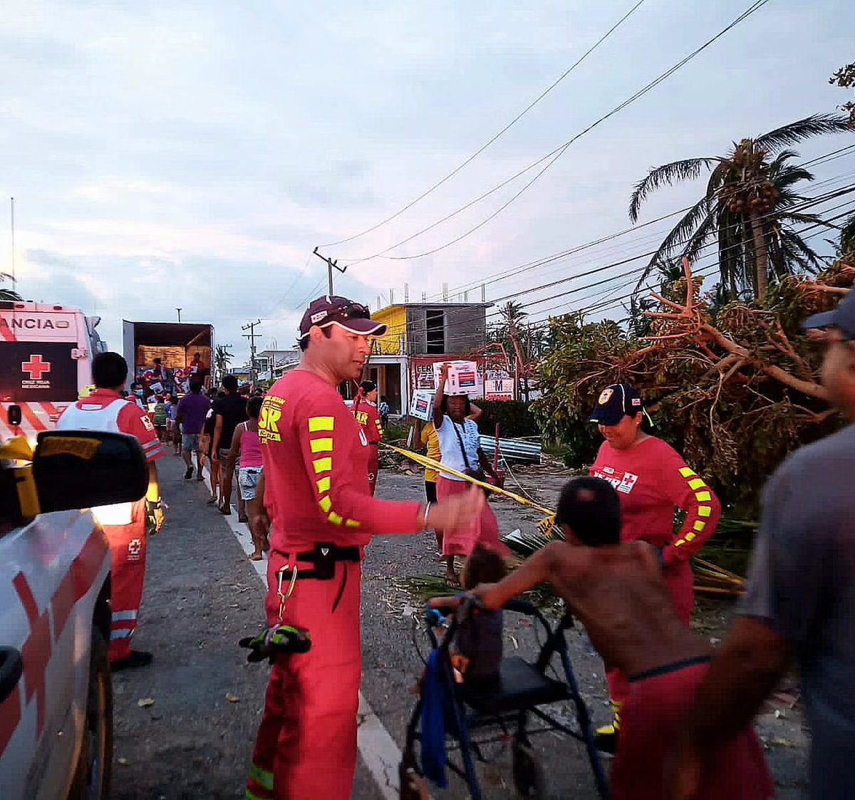 CruzRoja_MX tweet picture