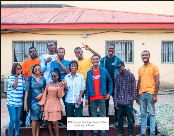 gdgoc_uniben's tweet image. Happy weekend everyone 🤗.
We had our first physical event and it was a huge success 🚀🎉. It was a wholesome session of learning and practice. Our newbies were not left out 🤗.

#gdscuniben
#dscuniben
#androidcomposecamp